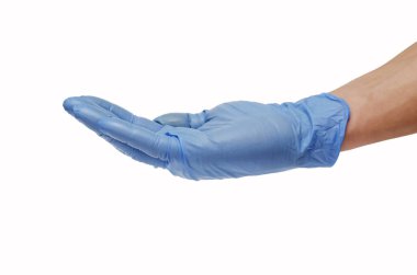 Beyaz arka planda mavi eldivenli eller