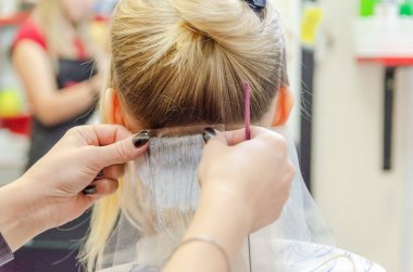 Profesyonel kuaför saç boyası.