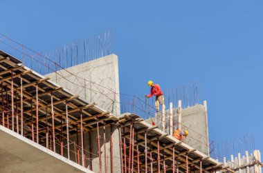 Batumi, Gürcistan - Temmuz 12019: Ev yapımı. Ev inşaat işçileri