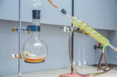 Kimyasal analiz için damıtma tesisi