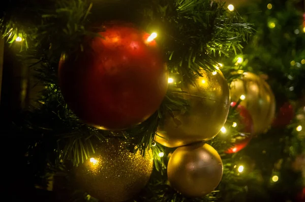 Boules Noël Avec Les Lumières Gros Plan Soir — Photo