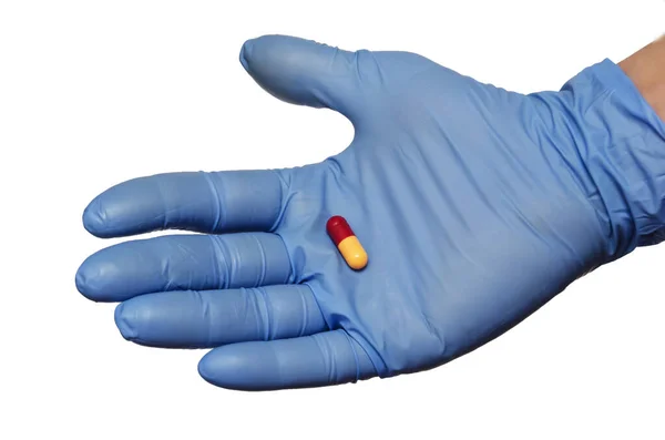 Χάπια Στα Χέρια Μπλε Γάντια — Φωτογραφία Αρχείου