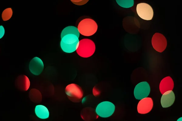 クリスマスのボケの背景とクリスマスライトの焦点がズレて カラフルなボケ — ストック写真
