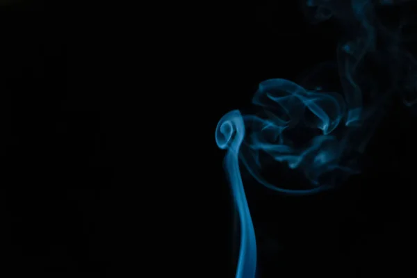 Mooie Abstracte Blauwe Rook Met Kopieerruimte Zwarte Achtergrond Rook Achtergrond — Stockfoto