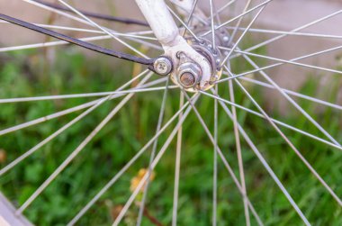 Bisiklet tekerleğinin ön görüntüsü