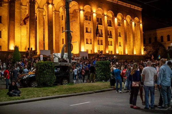 Tbiliszi Grúzia 2019 Június Emberek Parlament Közelében Tbilisziben Éjjel Tüntetések — Stock Fotó
