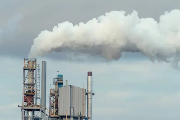 Környezetszennyezés Vastag Szürke Fehér Füst Növény Ipari Csövéből Kék Szürke — Stock Fotó