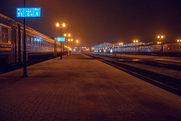Пасажирський Поїзд Дизель Вокзалі Вночі — стокове фото