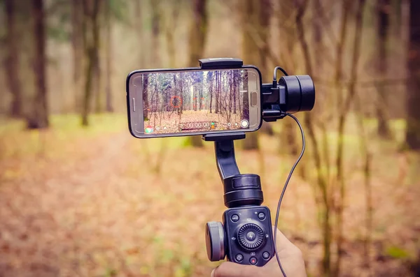 Mogilev Bielorrússia Novembro 2019 Close Telefone Celular Gimbal Nas Mãos — Fotografia de Stock