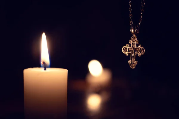 Composition Large Burning White Candle Orthodox Cross Background Blurred Background — Stock Photo, Image