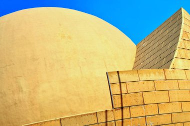 Tijuana, Meksika - 27 Ekim 2017: Tijuana, Meksika 'daki Kültür Merkezi' ndeki tiyatro binasının soyut görünümü