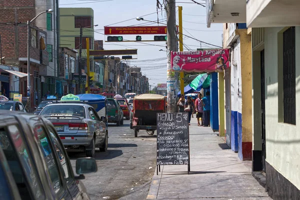 Chimbote Perú Abril 2018 Escena Callejera Que Muestra Casas Tiendas —  Fotos de Stock