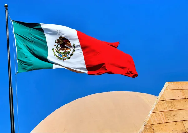 Tijuana Mexico Oktober 2017 Mexicaanse Vlag Wappert Theatergedeelte Cultureel Centrum — Stockfoto