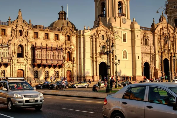Lima Perú Abril 2018 Vista Plaza Principal Catedral Tarde Soleada —  Fotos de Stock