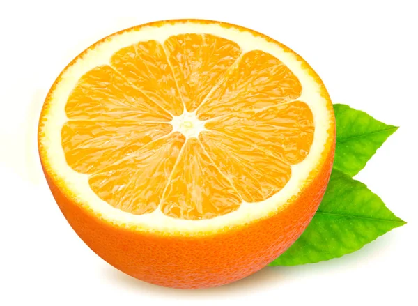 Izolált Narancsgyümölcs Fél Narancs Levelei Elszigetelt Fehér Háttér Vágógörbe — Stock Fotó