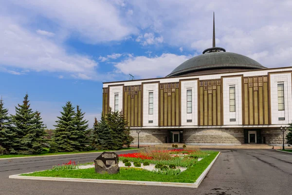 Moscou Rússia Maio 2018 Visitas Guiadas Moscou Parque Vitória Edifício — Fotografia de Stock