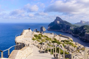Mallorca adası, Balear Adaları, İspanya - 5 Ocak 2019: mirador Es Colomer - Mallorca adasının kuzey kıyısındaki ünlü gözlem güvertesi