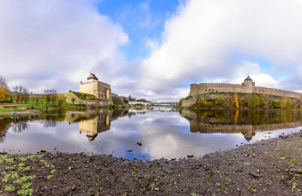 Narva Estônia Outubro 2018 Passeios Turísticos Estônia Rússia Bela Vista — Fotografia de Stock