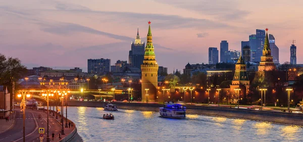 Moscou Rússia Abril 2018 Vista Pôr Sol Kremlin Moscou Rio — Fotografia de Stock