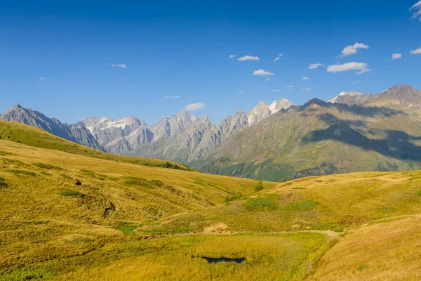 Schöne Berglandschaft Der Nähe Des Dorfes Mestia Region Svaneti Georgien — Stockfoto