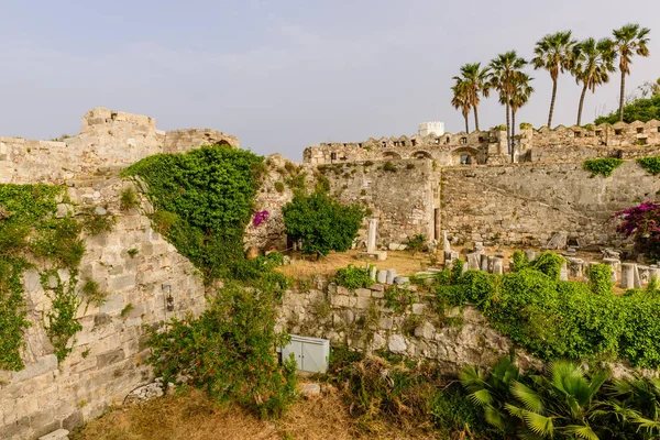 Neratzia kalesi, popüler bir turistik ve mimari cazibe, Kos adası, Kos adası, Oniki, Yunanistan