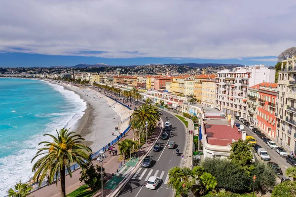 Nice, Fransa - 7 Mart 2018: Cote d'azur, Fransa. Nice şehrinin güzel panoramik hava manzarası. Fransız rivierası lüks tatil. Akdeniz'in ön görünümü, Melekler Körfezi