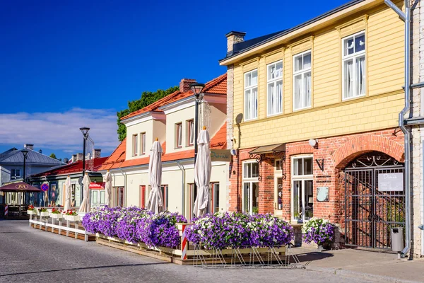 Haapsalu Estonia Lipca 2018 Zwiedzanie Haapsalu Piękne Budynki Historycznym Centrum — Zdjęcie stockowe