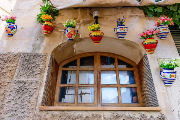 Parete Decorata Con Vasi Fiori Valldemossa Città Vecchia Destinazione Turistica — Foto Stock