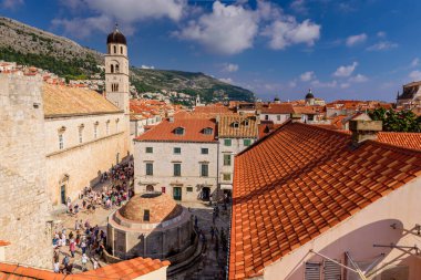 Dubrovnik, Dalmaçya bölgesi, Hırvatistan - 22 Eylül 2018: Hırvatistan 'ı gezmek. Dubrovnik şehir manzarası. Dubrovnik eski bir kasaba, güzel bir yaz manzarası.
