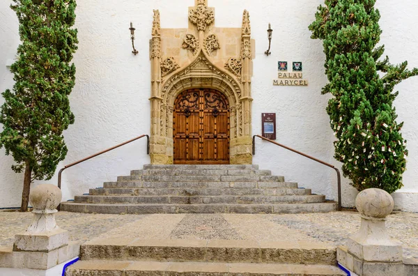 Sitges Spagna Gennaio 2020 Sightseeing Sitges Bella Entrata Alla Chiesa — Foto Stock