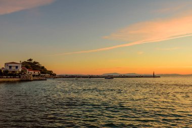 Kokkari köyünde güzel bir gündoğumu, Samos adası, Yunanistan