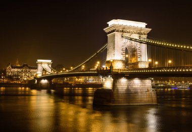 Gece Zincir Köprüsü, Budapeşte, Macaristan