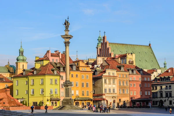 波兰华沙 2016年11月5日 华沙城堡广场 有漂亮的房子 — 图库照片
