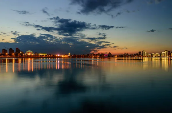 Bela Vista Noturna Dique Rio Kazanka Kazan Tatarstan Rússia — Fotografia de Stock