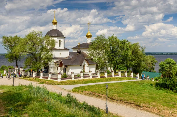 シヴィヤズスク タタールスタン ロシア 2016年6月12日 ロシアの人気のある観光地 シヴィヤズスク島の正教会 — ストック写真