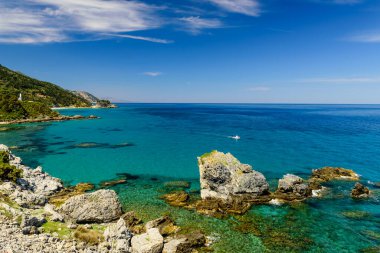 Yunanistan 'ın Samos adasının pitoresk kıyıları