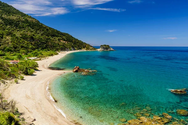 风景秀丽的波塔米海滩 希腊萨莫斯岛上一个受欢迎的旅游胜地 — 图库照片