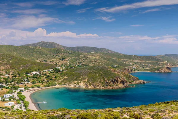 坎波海滩是希腊帕塔莫斯岛上一个风景如画的海滩 — 图库照片