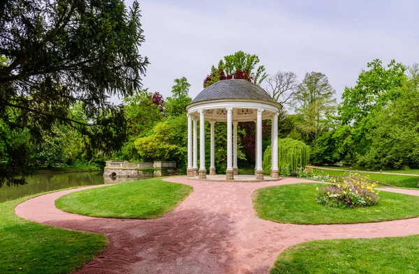 Hermoso Mirador Con Columnas Parque Orangerie Parque Ciudad Estrasburgo Francia — Foto de Stock