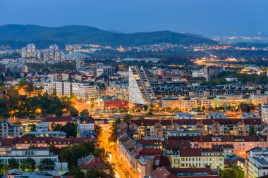 Slovenya, Ljubljana 'nın gece hava görüntüsü