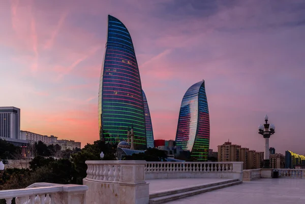 Bakü Azerbaycan Şubat 2017 Gökdelenlerin Ünlü Güzel Gece Manzarası Bakü — Stok fotoğraf