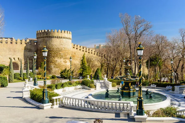 Bakü Azerbaycan Şubat 2017 Gençlik Çeşmesi Fountain Square Bakü Nün — Stok fotoğraf