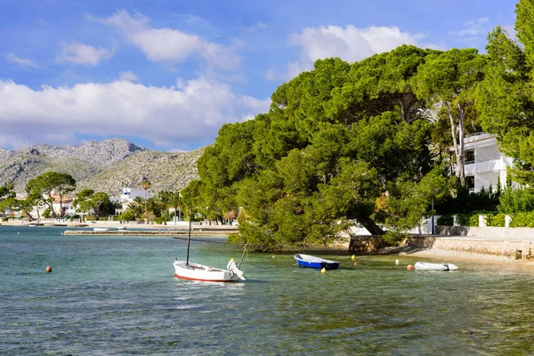 Die Wunderschöne Mittelmeerküste Dorf Pollenca Beliebtes Touristenziel Auf Mallorca Spanien — Stockfoto