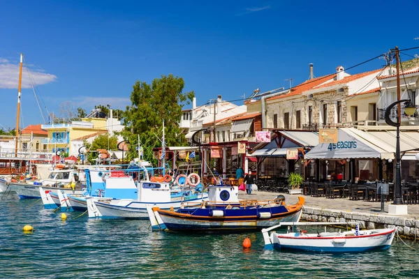 Ostrov Samos Řecko Května 2017 Tradiční Barevné Řecké Rybářské Lodě — Stock fotografie