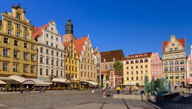 Wroclaw, Polonya - 14 Ekim 2019: Polonya turu. Wroclaw 'daki pazar meydanı