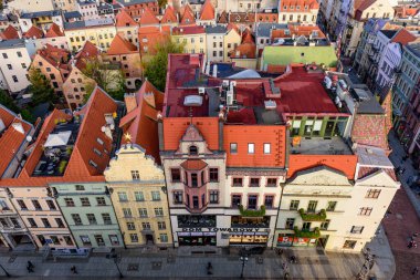 Torun, Polonya - 10 Ekim 2019: Polonya turu. Torun 'un şehir manzarası. Torun 'un eski güzel hava manzarası.