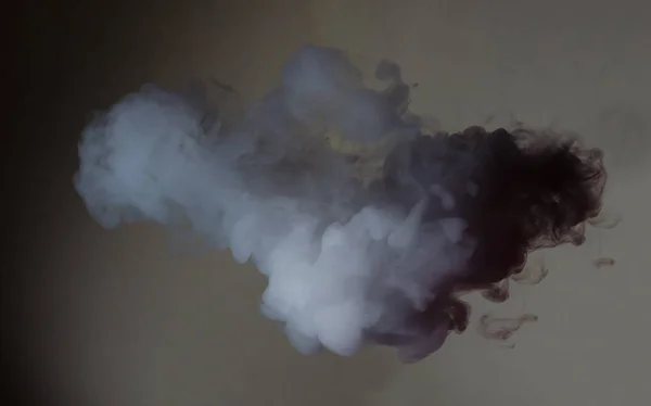 Σύννεφο Λευκό Καπνό Σκούρο Φόντο — Φωτογραφία Αρχείου