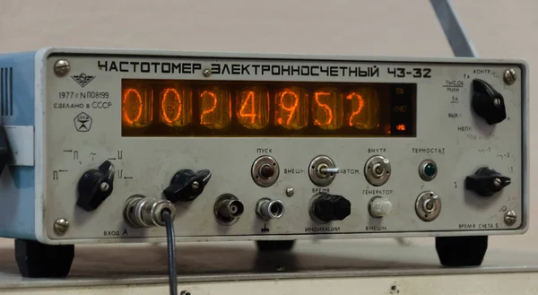 表示計器研究所周波数カウンター — ストック写真