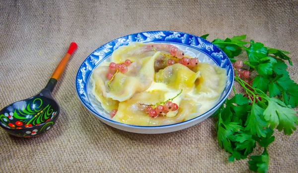 Close View Van Handgemaakte Knoedels Geserveerd Rustieke Stijl — Stockfoto