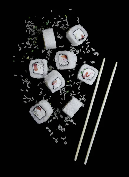 Rollos Sushi Sobre Fondo Oscuro Con Espacio Para Copiar —  Fotos de Stock